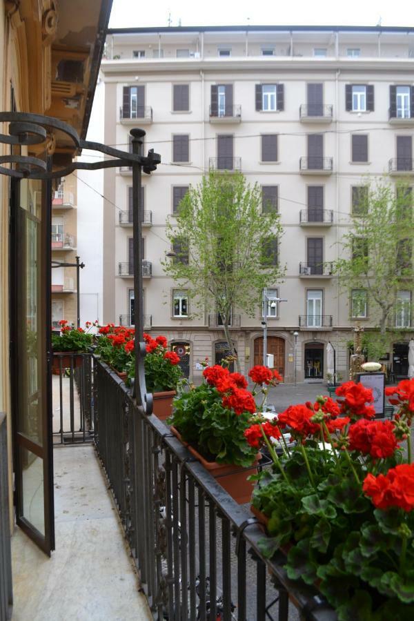 فيلا نابوليفي Il Balcone Sulla Piazza المظهر الخارجي الصورة