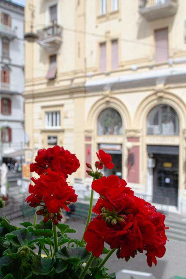 فيلا نابوليفي Il Balcone Sulla Piazza المظهر الخارجي الصورة